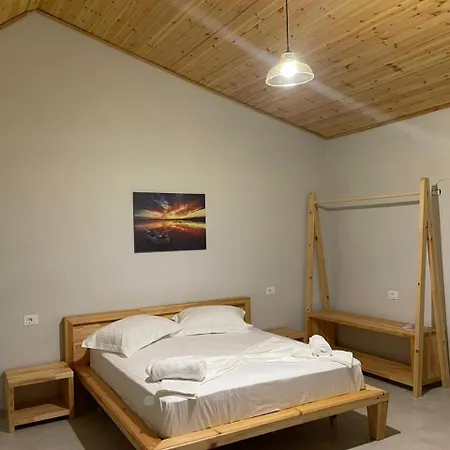 Agrotourism Isak مزرعة للإقامة *